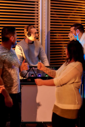 Stilvolle Veranstaltungsräumen für Junggesellenabschiede und Polterabende in der Seeglück Eventlocation in Hildesheim